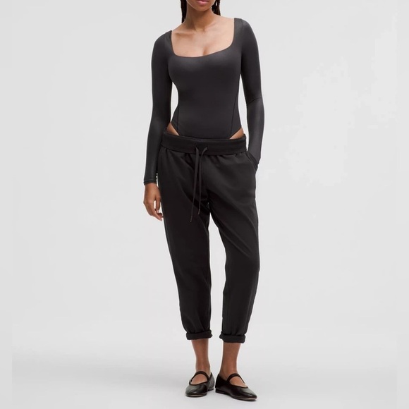 Lululemon | Wundermost Ultra-Soft Nulu Square-Neck Long-Sleeve Bodysuit Black - Picture 2 of 13